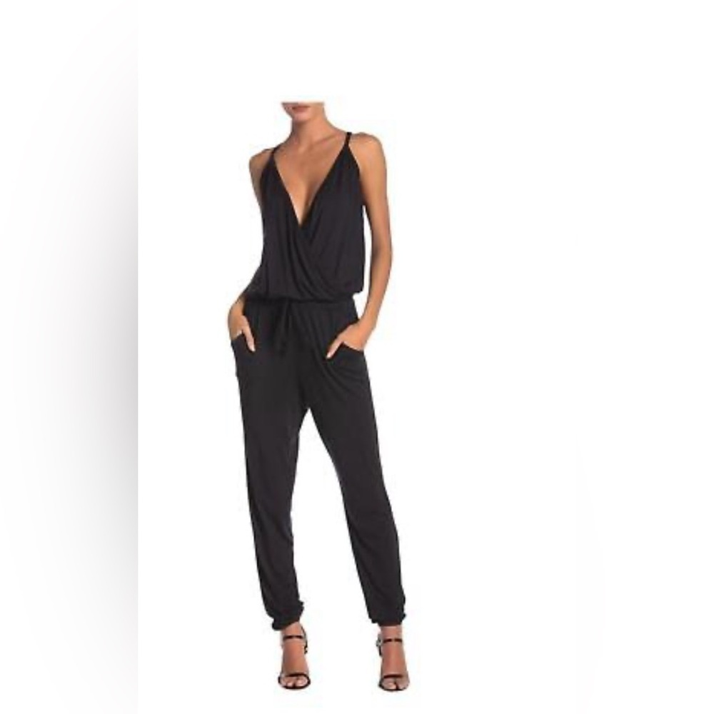Go Couture Black Sleeveless V-Neck Jumpsuit